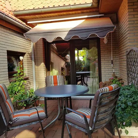 Ferienhaus Sanderbusch بيت للعطل *
